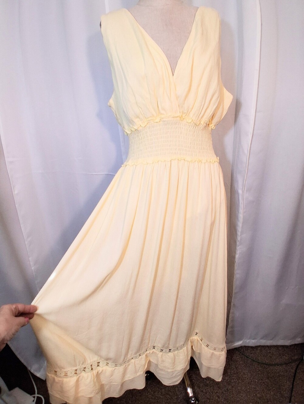 Tahari Maxi Dress , Yellow , Sleeveless Neck and Back Elastic Stretchy Waist M